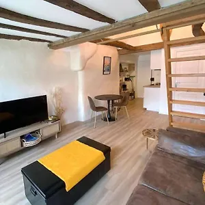 https://apt-hyper-centre-charme.inbrittany.com